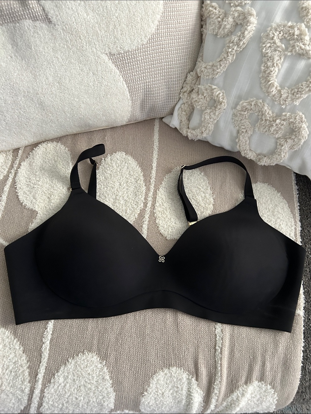 Honeylove Cloud Embrace Seamless Black Molded T-Shirt Bra